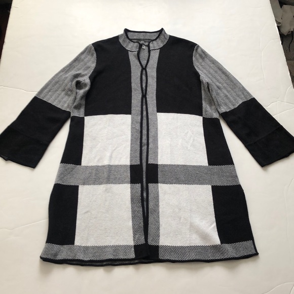 Black Label by Evan Picone Sweater - Picture 10 of 10